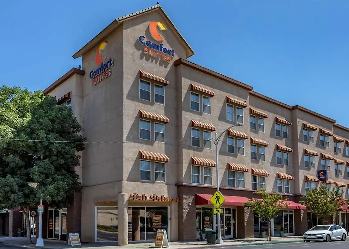 Explore the Best Visalia Hotels for a Comfortable Stay
