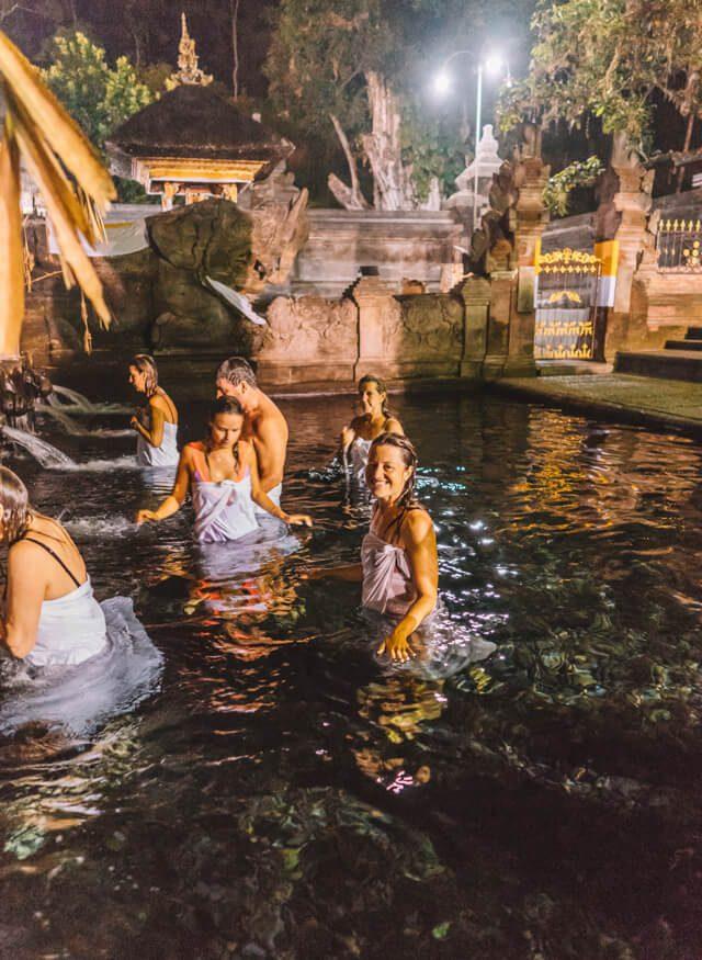 Pura Tirta Empul Wassertempel Purification
